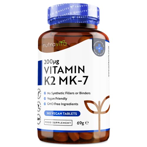 Vitamina K2 MK-7 200mcg - 365 Microcomprimidos Veganos (no Cápsulas) - Ayuda a Mantener los Huesos Normales - Menaquinona MK7 de Alta Potencia - Fabricado en el Reino Unido por Nutravita